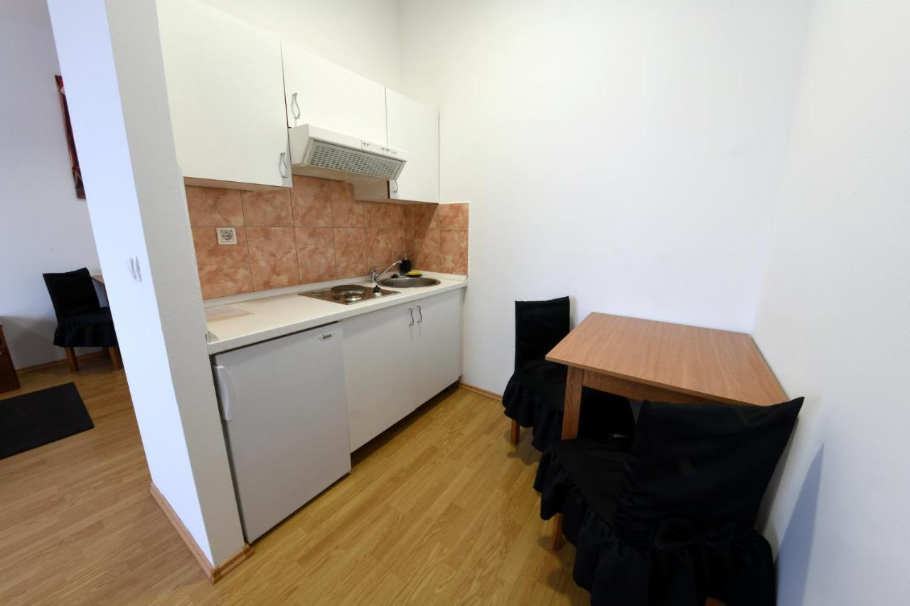 Apartments & Rooms Krizevci Экстерьер фото